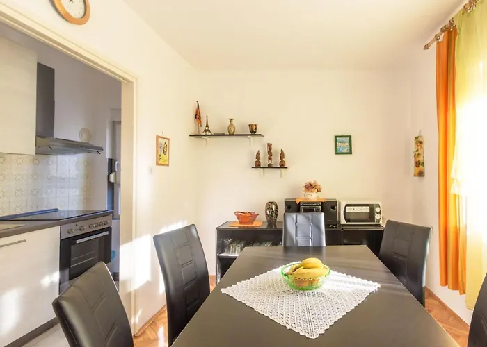 In Mit Grill Und Terrasse By Interhome Appartamento