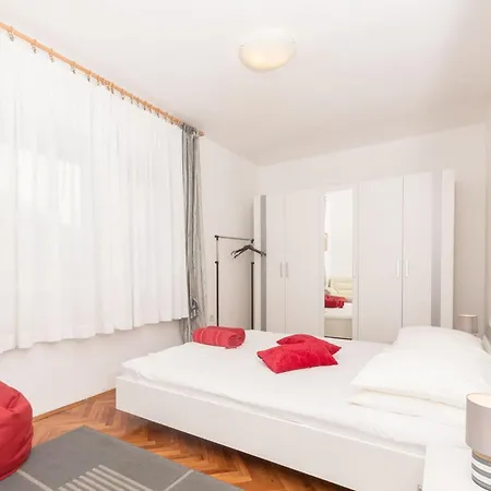 In Mit Grill Und Terrasse By Interhome Apartment *