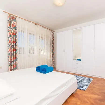 Apartment In Mit Grill Und Terrasse By Interhome *