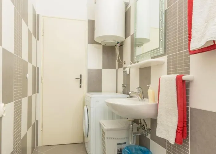 In Mit Grill Und Terrasse By Interhome